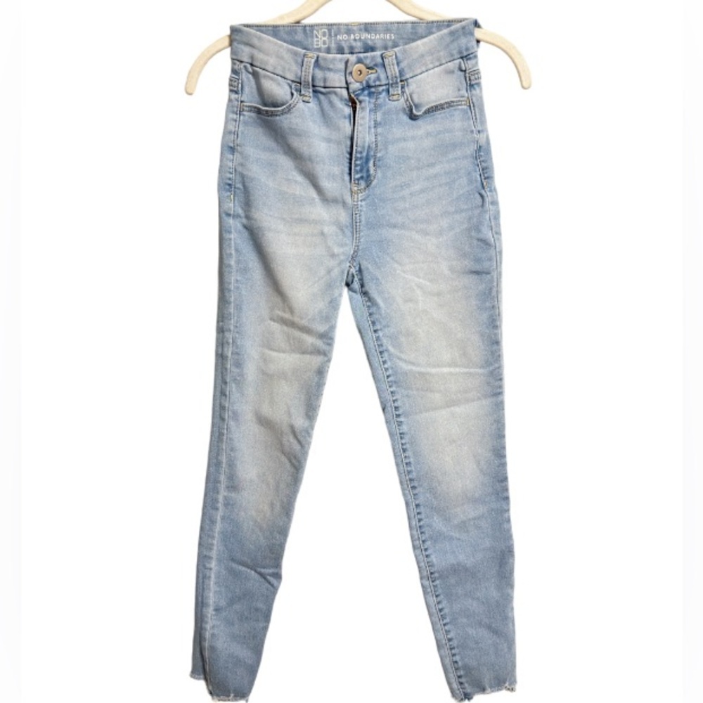 NoBo No Boundries Frayed Bottom Hem Light Wash Soft Stretch Straight Slim Jeans